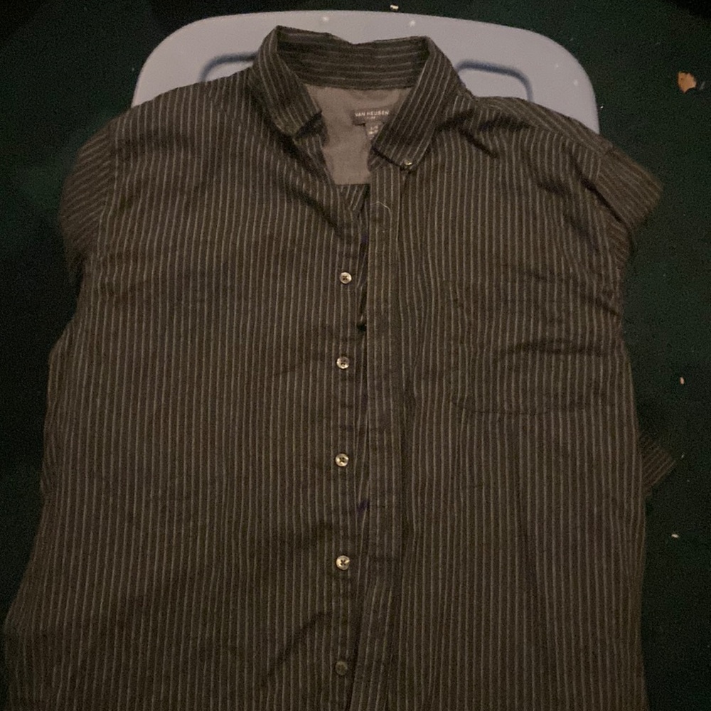 Van Heusen black button down casual - Large - Barely worn
